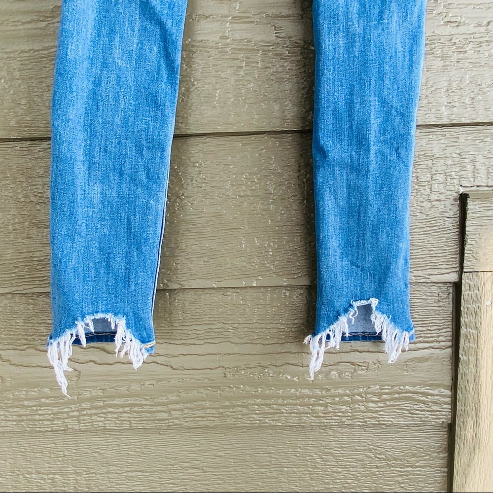 • Hollister High Rise Super Skinny Jeans - Picture 6 of 8